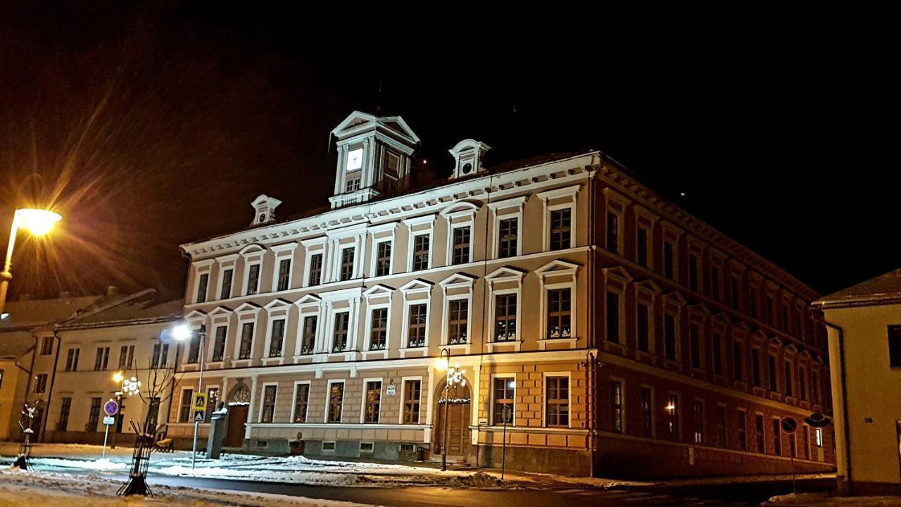 Nad Arenou Nmnm Апартаменты